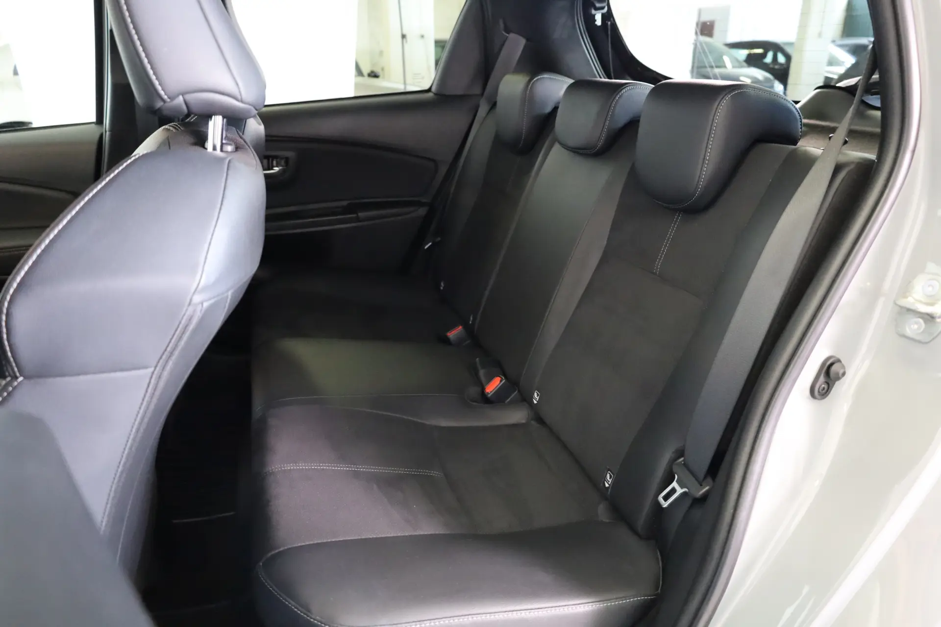 Toyota Yaris 1.5 HSD GR Sport 28