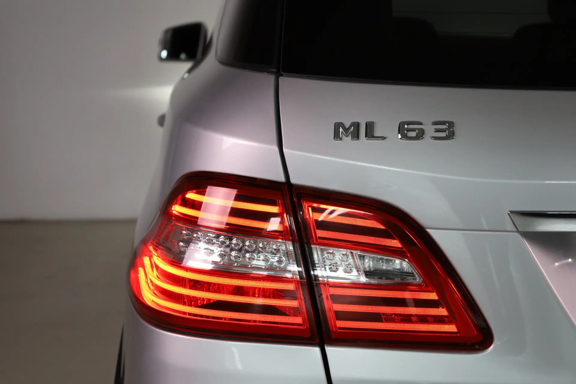 Mercedes-Benz ML 63 AMG 4Matic SpeedshiftFT 7G-TRONIC Performance Package 19