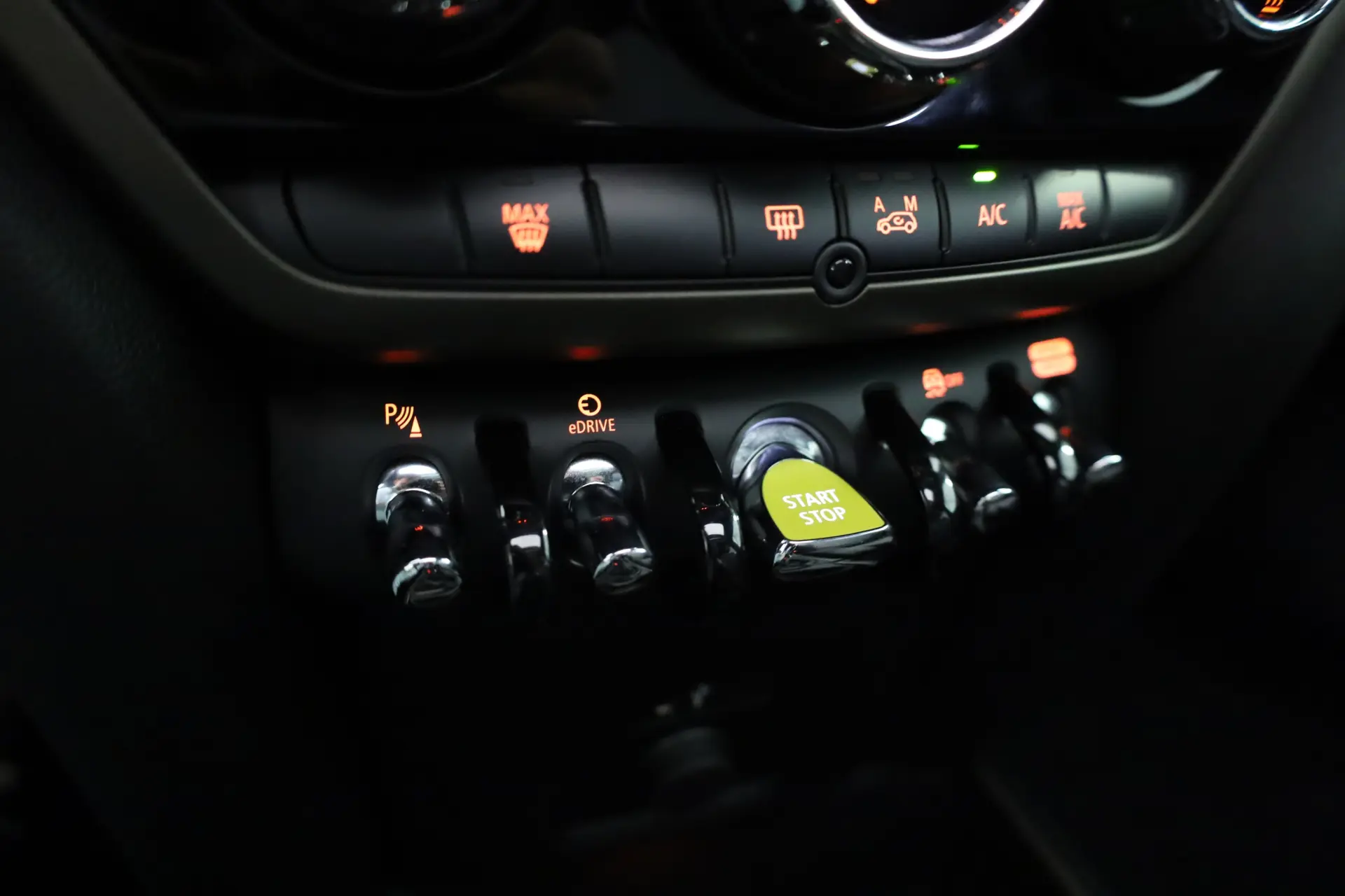 MINI Countryman Cooper SE ALL4 Auto 37