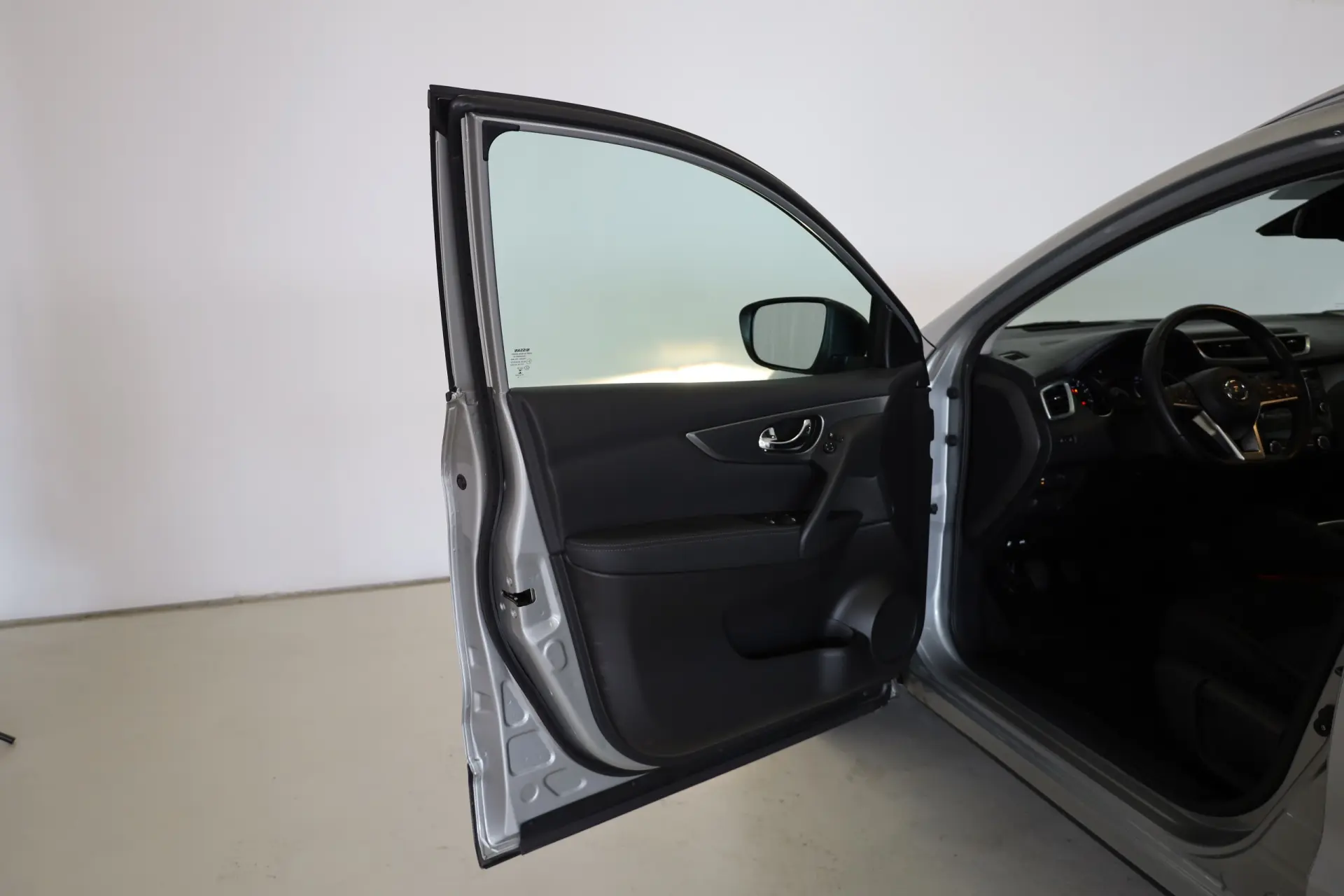 Nissan Qashqai 1.3 DIG-T N-Connecta LED+TT+SKY 16