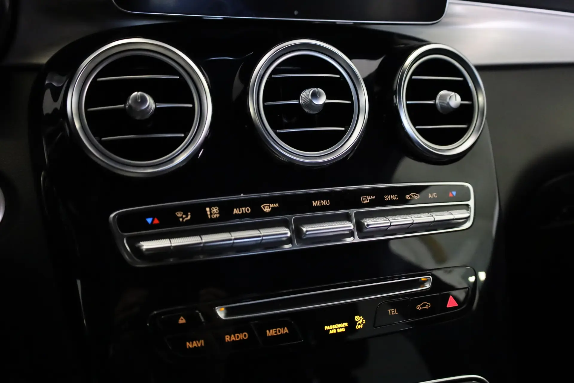 Mercedes-Benz GLC 250 d AMG Line 4-Matic 33