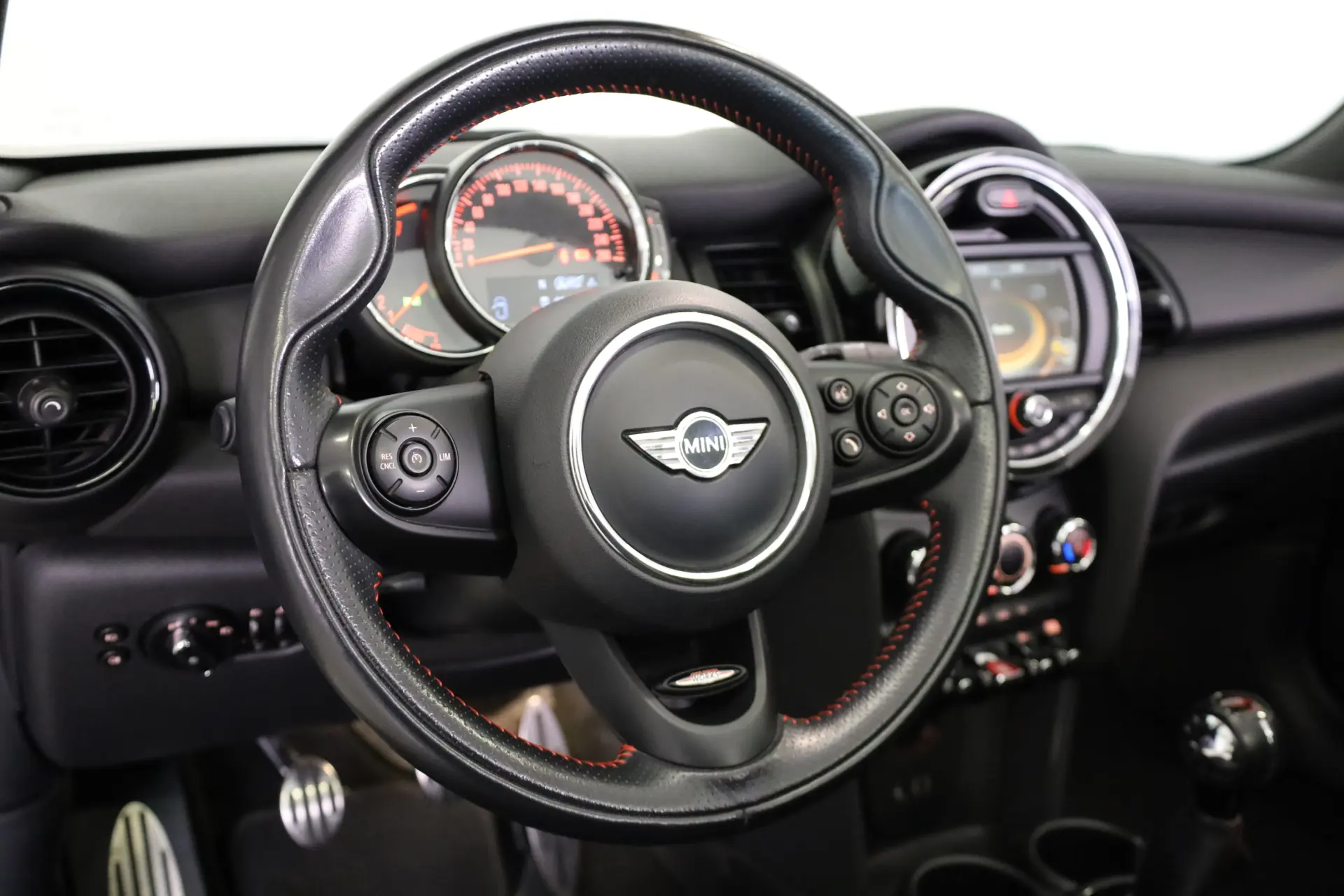 MINI Cabrio One Sport Edition 23