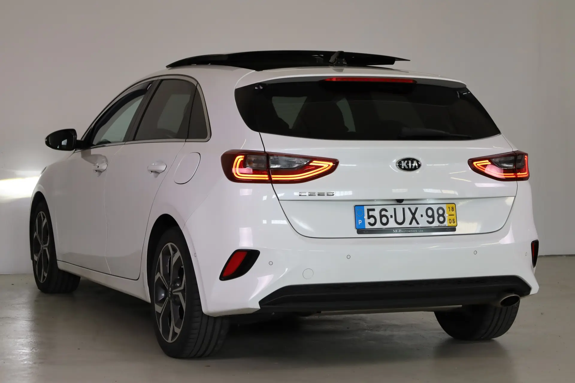 Kia Ceed 1.4 T-GDI TX+SRF 7DCT 4