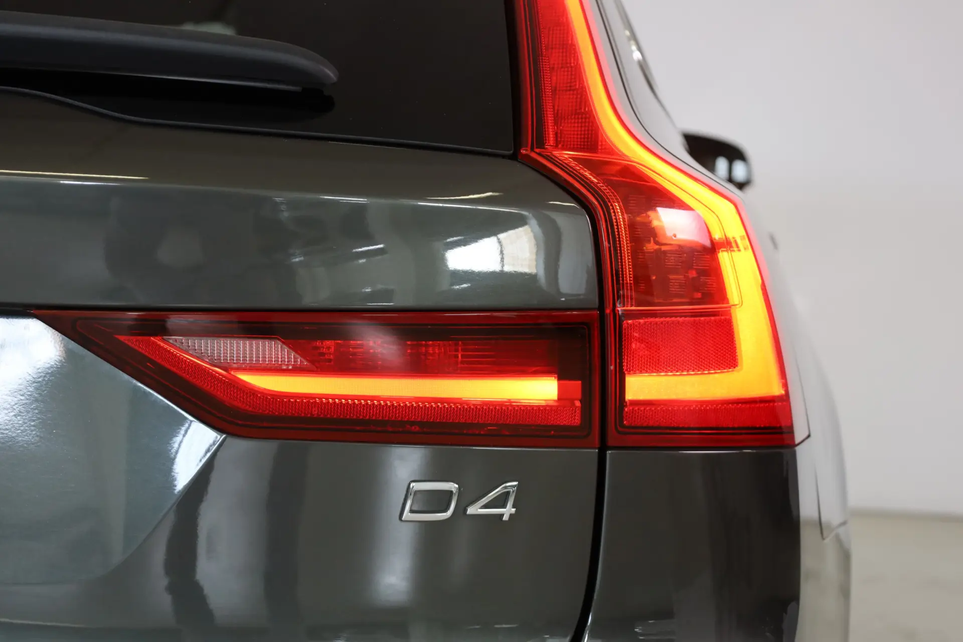 Volvo V90 2.0 D4 Momentum Plus Geartronic 20