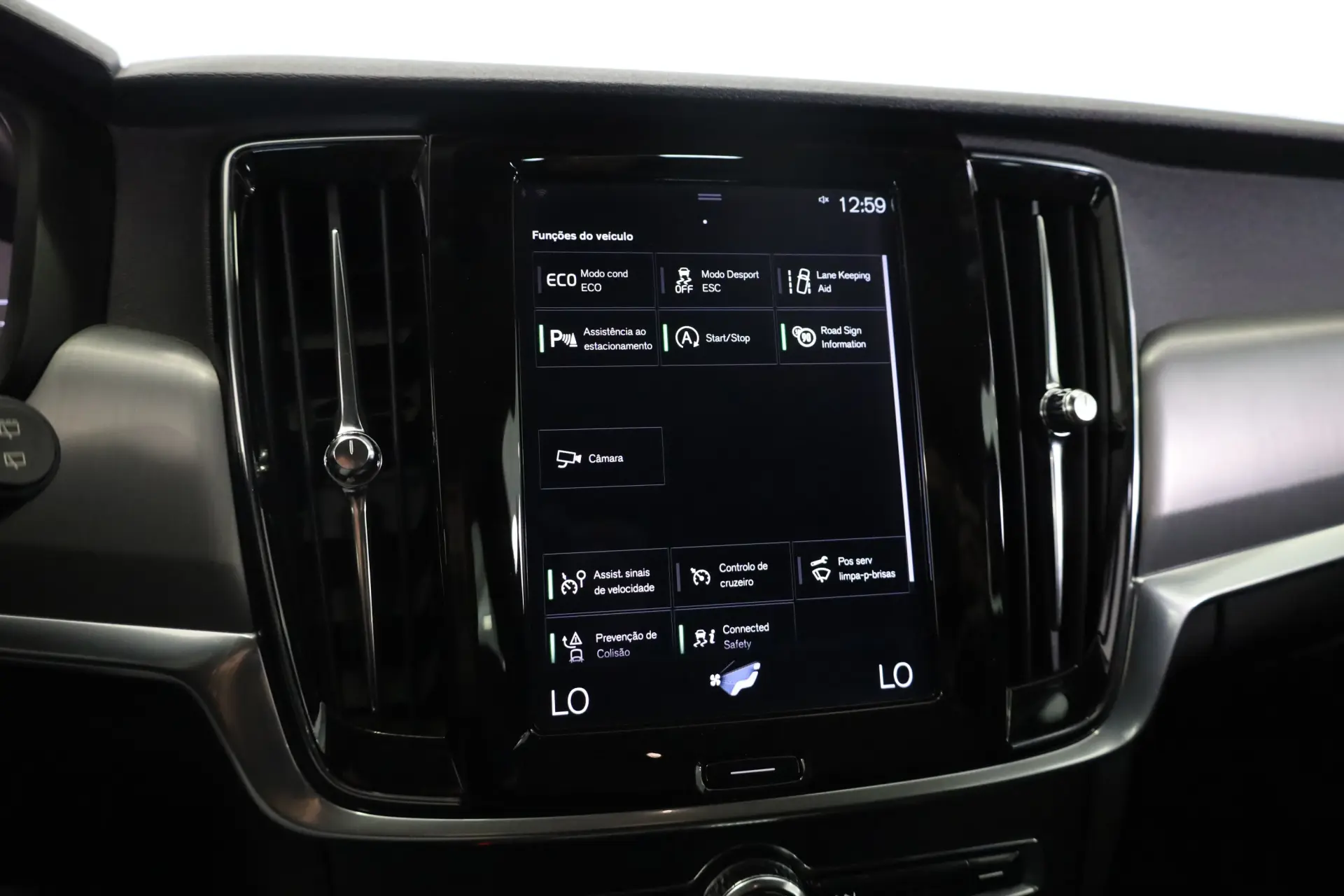 Volvo V90 2.0 D4 Momentum Plus Geartronic 30