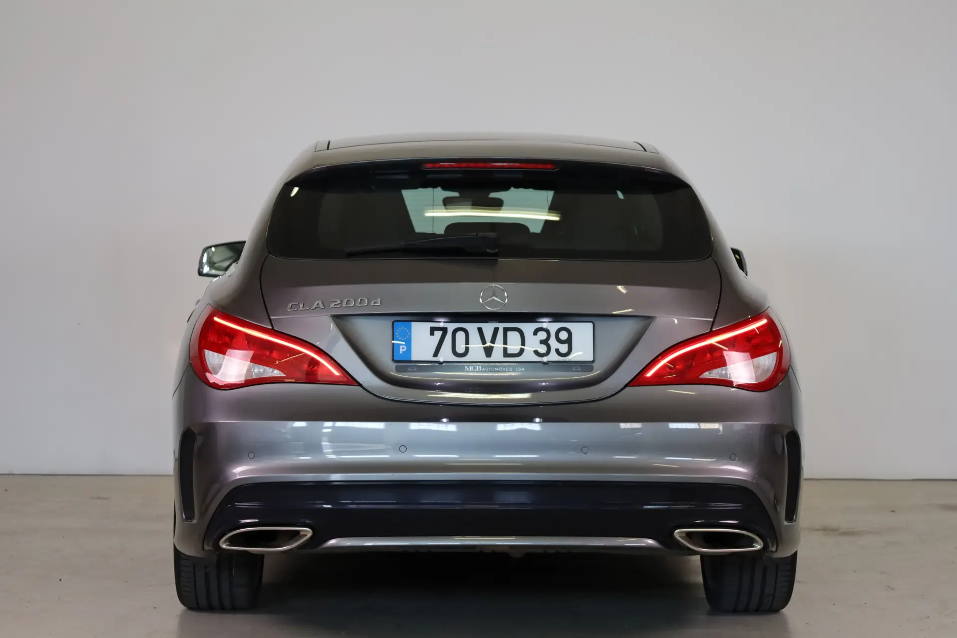 Mercedes-Benz CLA 200 d Shooting Brake AMG Line Aut. 17