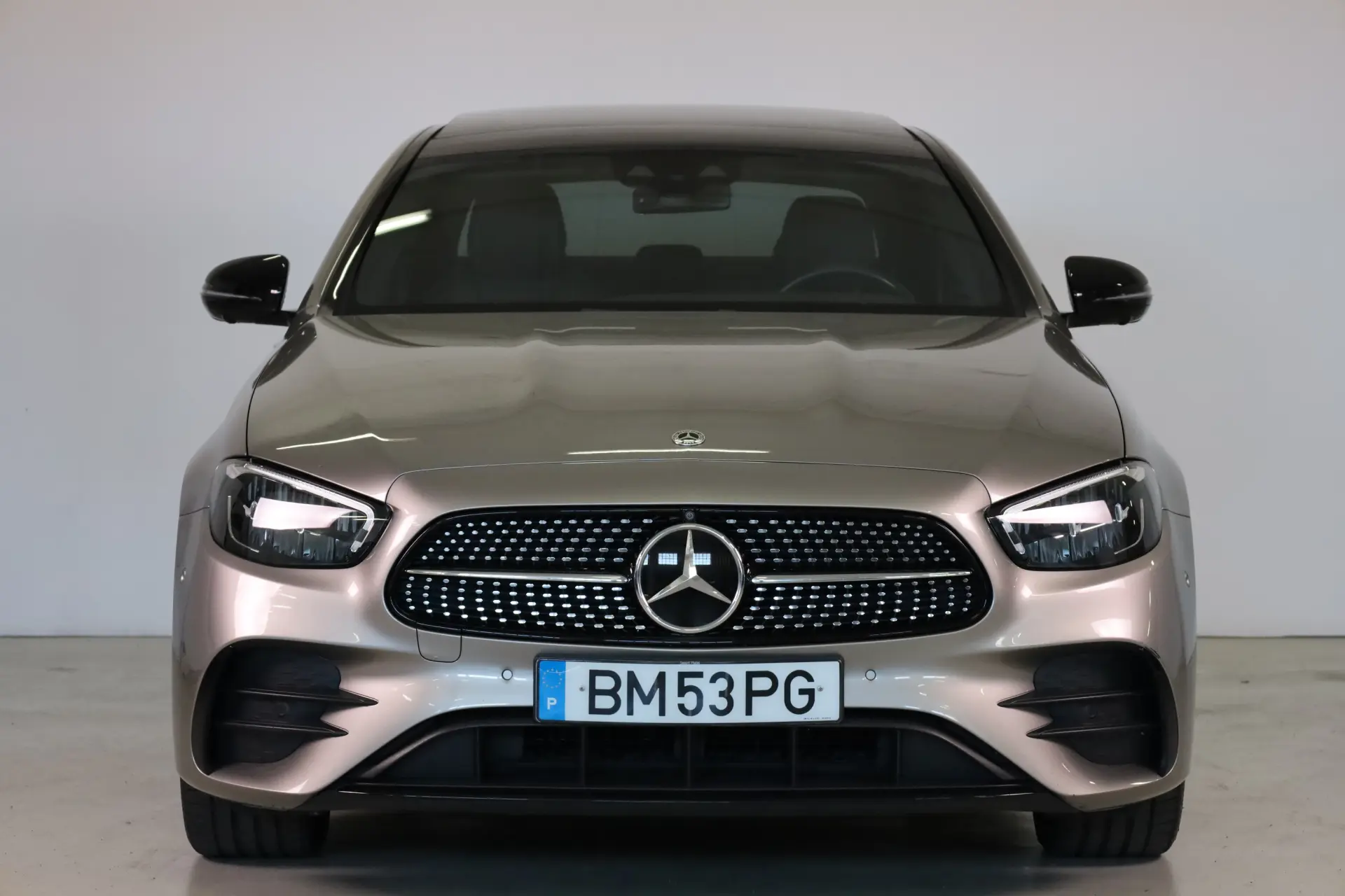Mercedes-Benz E 300 e AMG Line 2