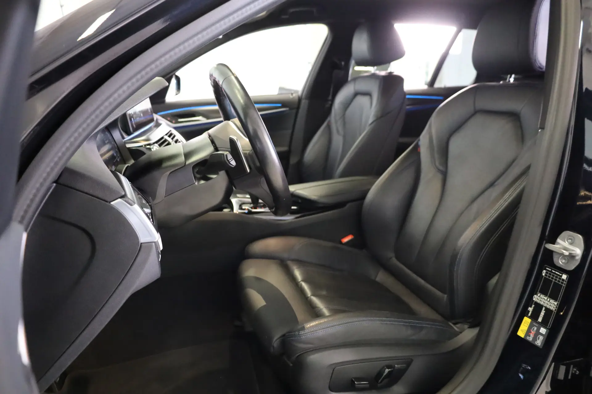 BMW 530 e Pack Desportivo M 27