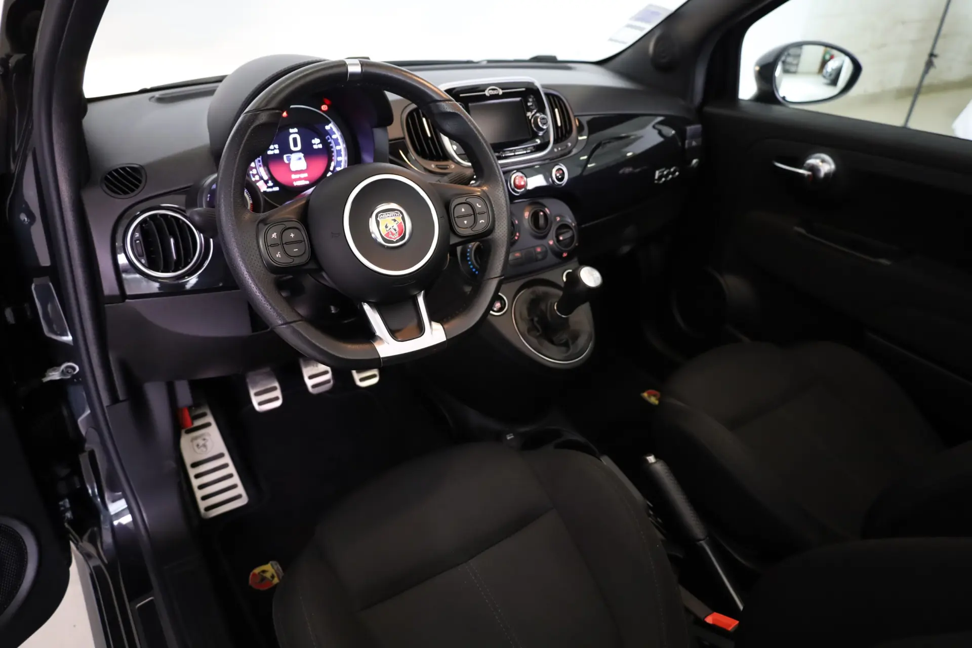 Abarth 595C 1.4 T-Jet 595 21