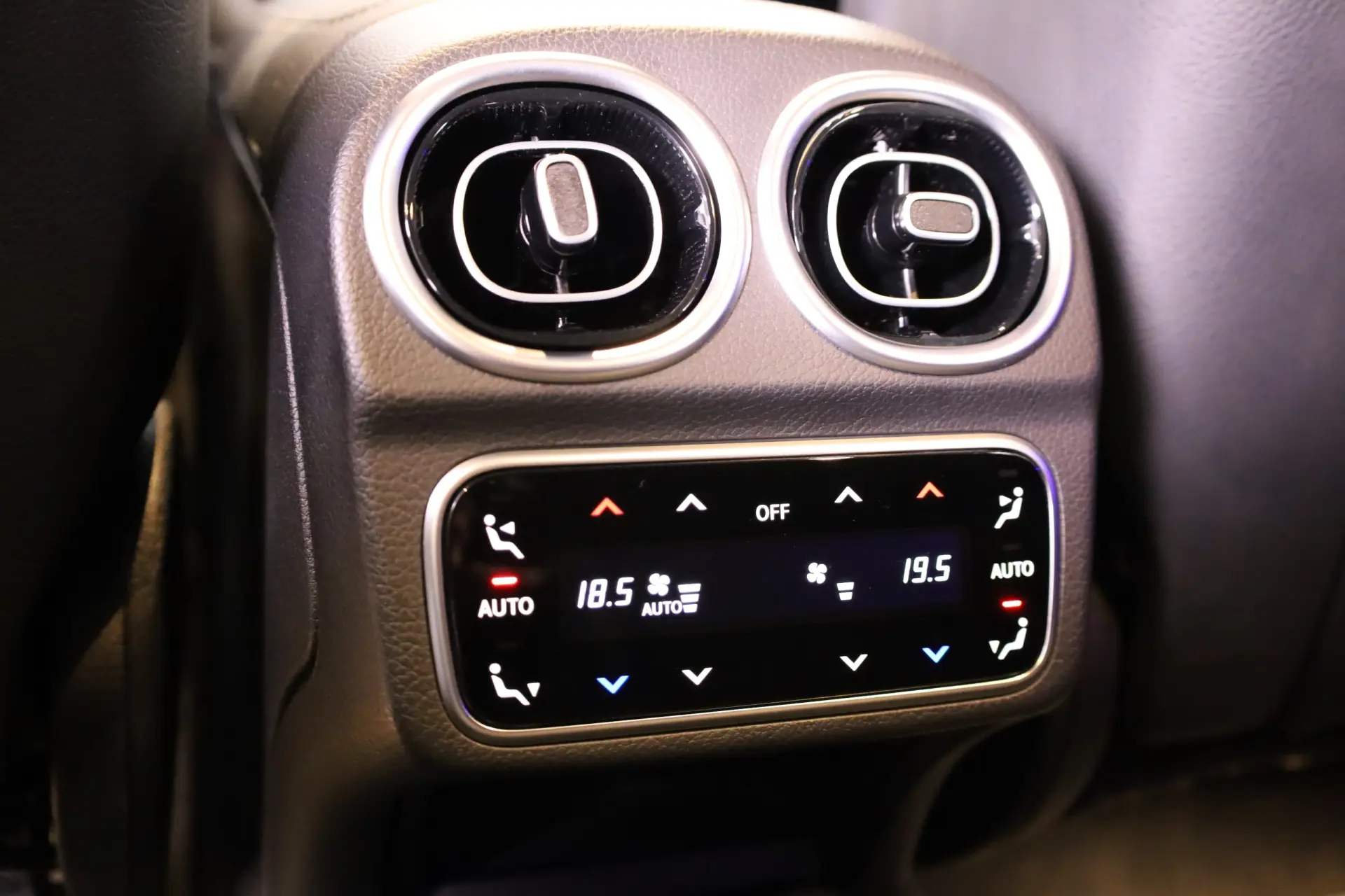 Mercedes-Benz C 300 e T 9G-TRONIC Avantgarde 29