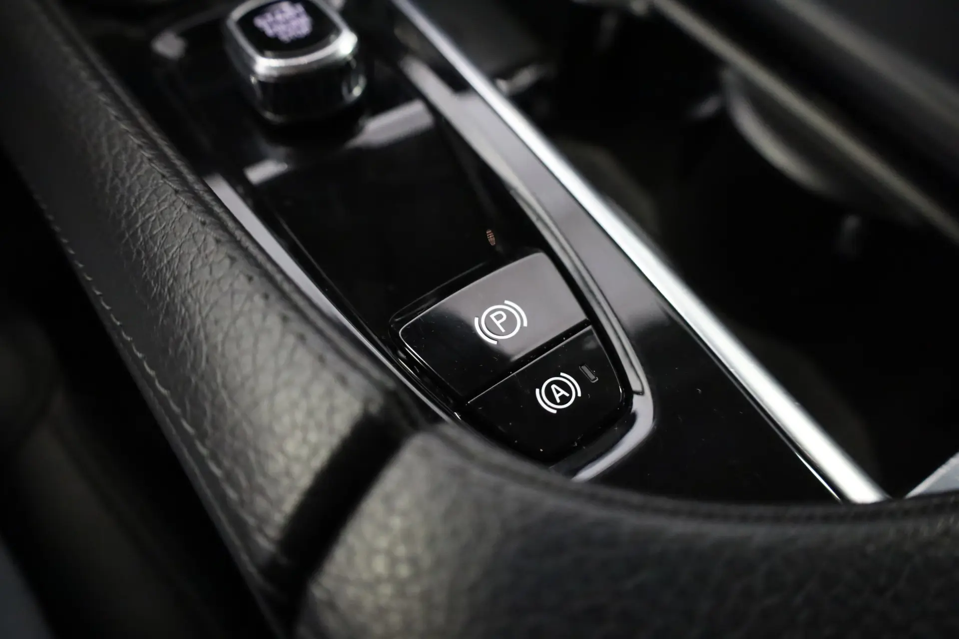 Volvo V90 2.0 D4 Momentum Plus Geartronic 33