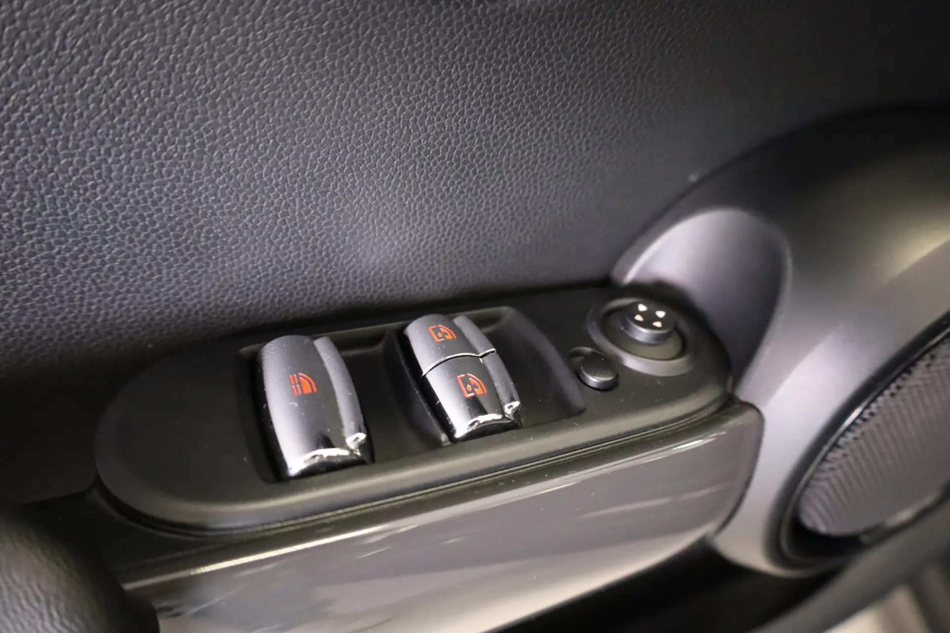 MINI Cabrio One Sport Edition 46