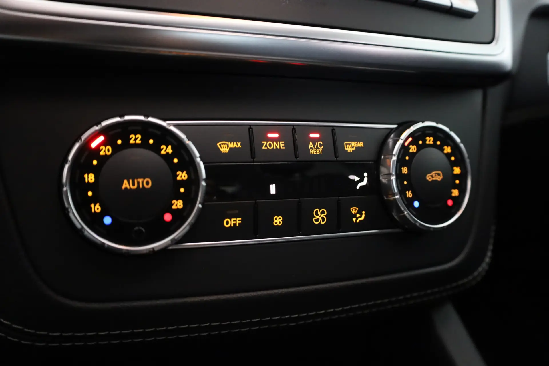 Mercedes-Benz ML 63 AMG 4Matic SpeedshiftFT 7G-TRONIC Performance Package 40