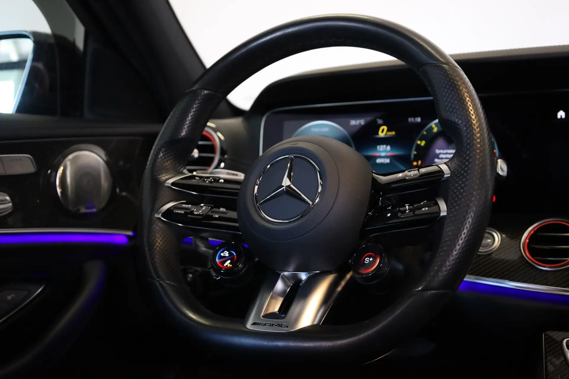 Mercedes-Benz E 53 AMG 4Matic+ 6