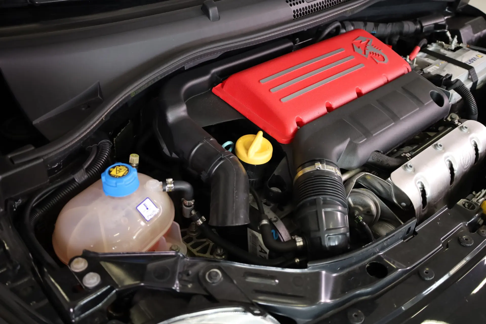 Abarth 595C 1.4 T-Jet 595 8