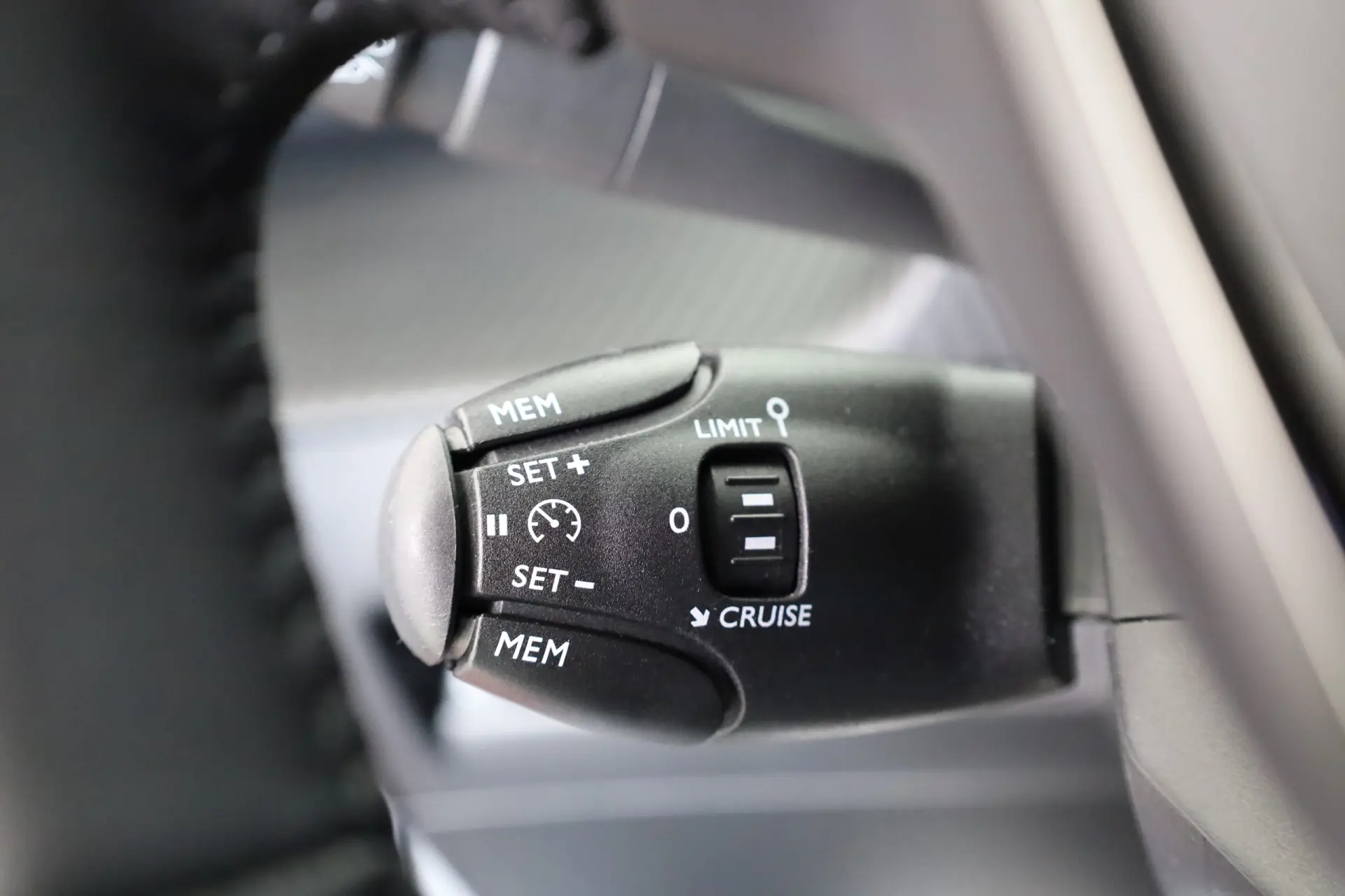 Peugeot 2008 PureTech 100 Style 42