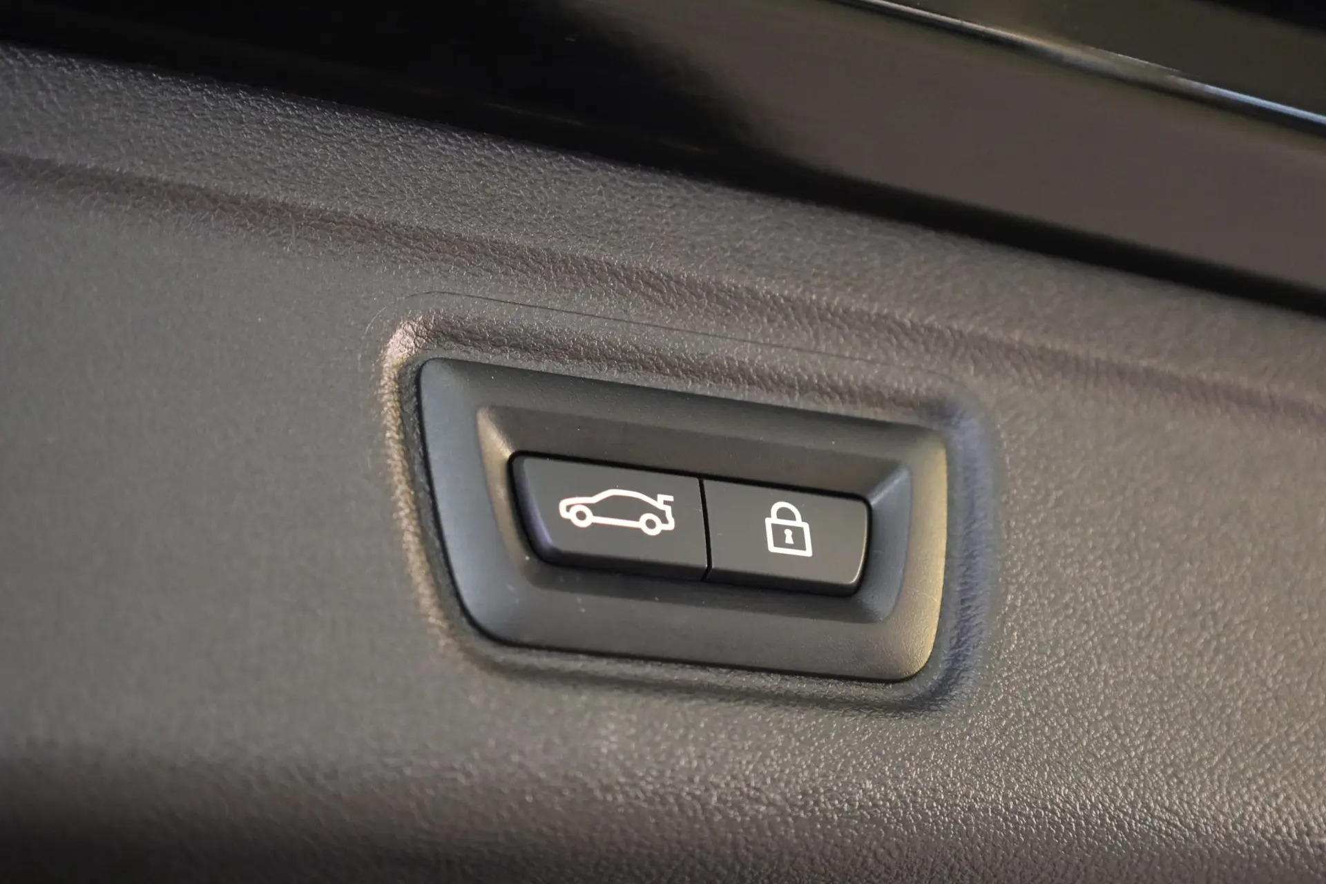 BMW 330 e Pack Desportivo M Auto 22