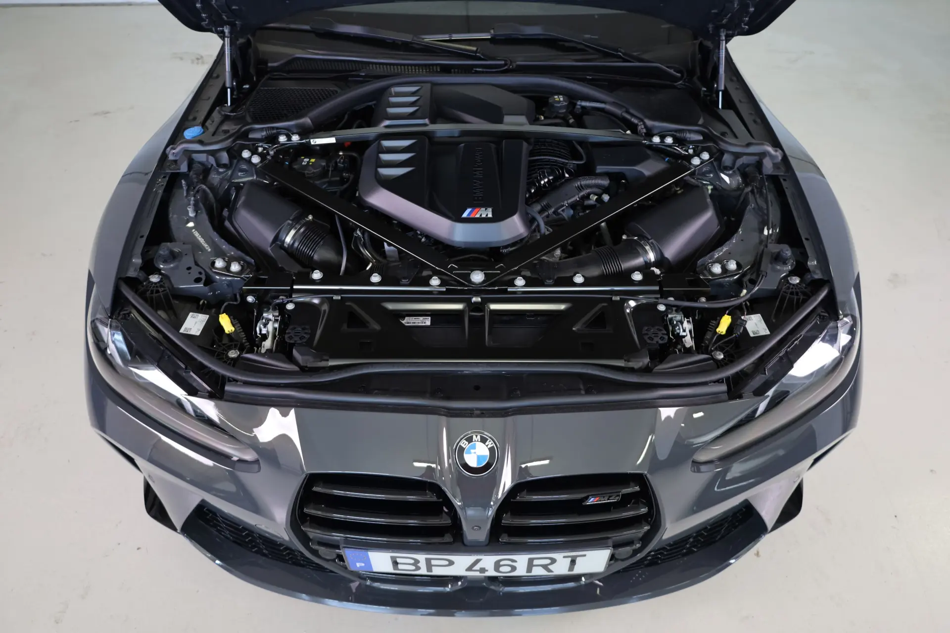 BMW M4 Competition xDrive 9