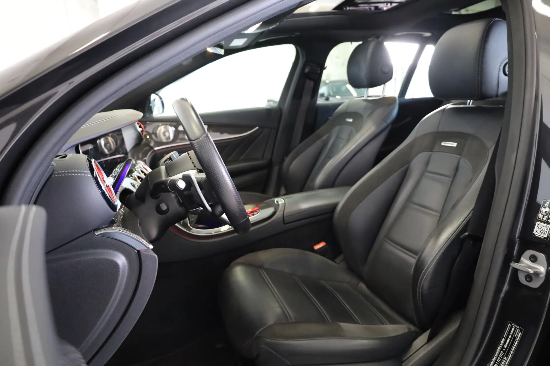 Mercedes-Benz E 53 AMG 4Matic+ 25