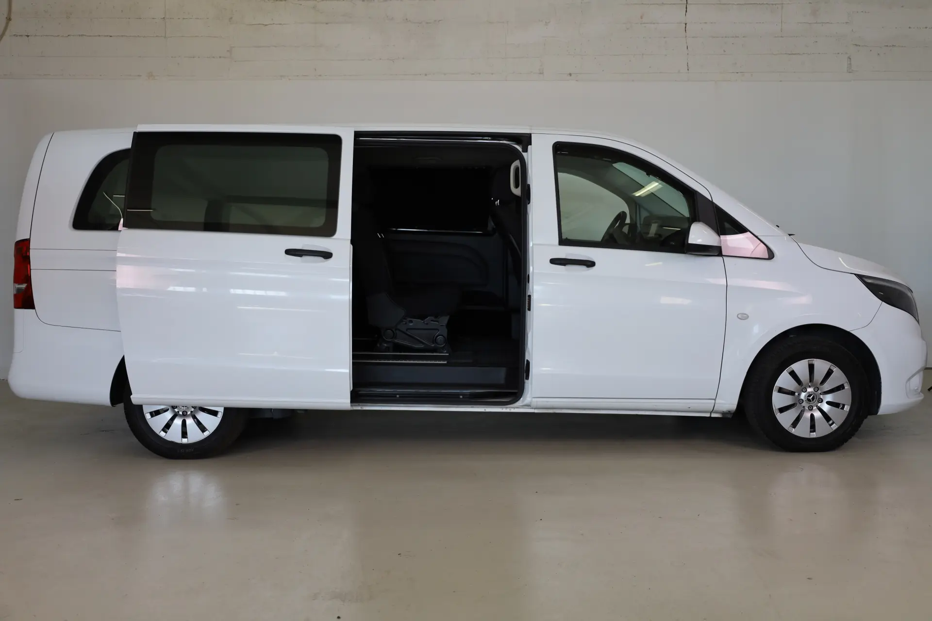 Mercedes-Benz Vito Tourer (BlueTEC) Extra-Longa PRO 13
