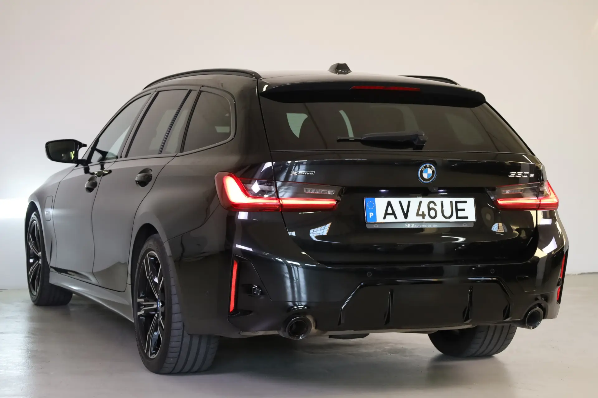 BMW 330 e Pack Desportivo M Auto 18