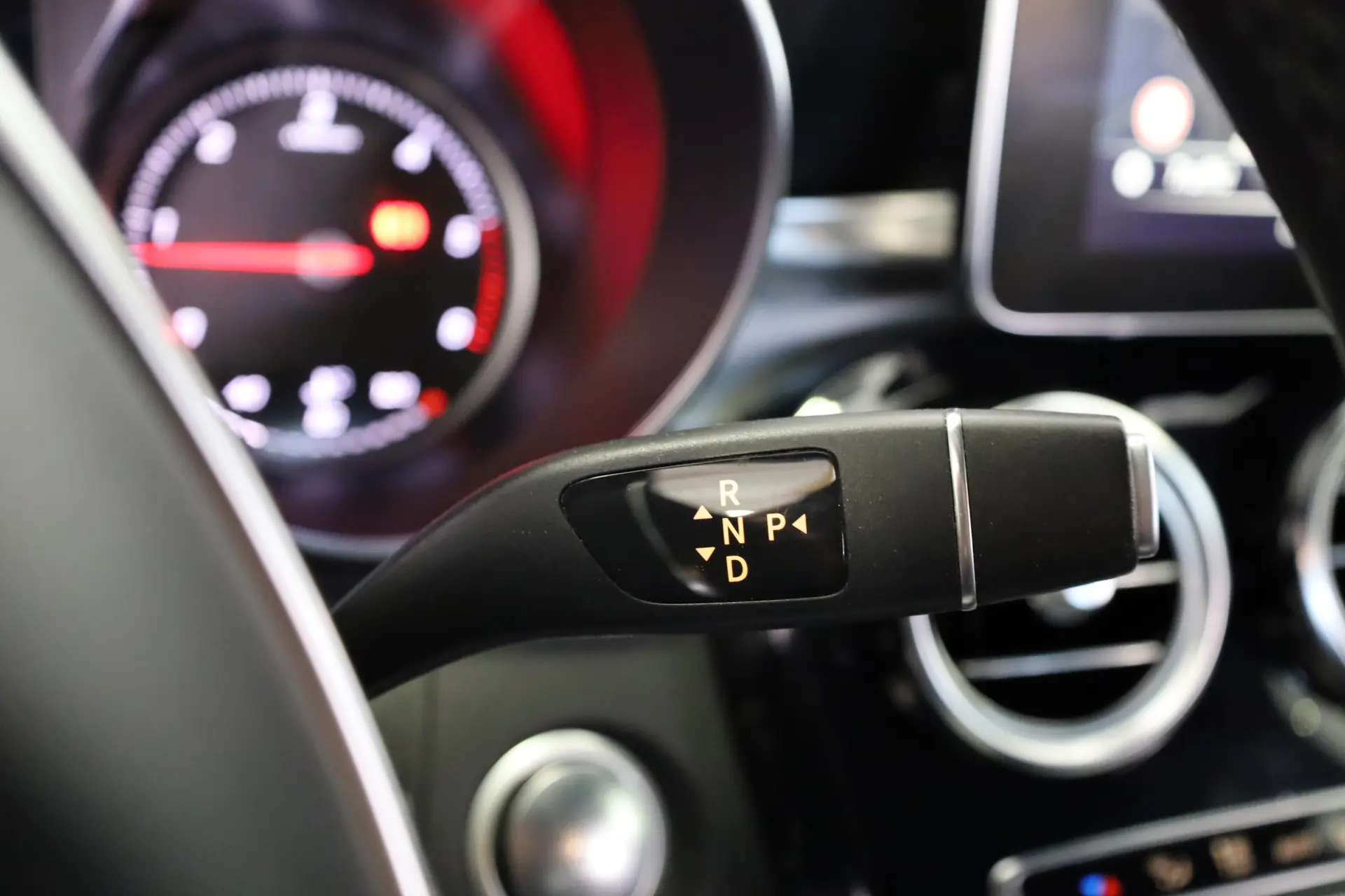 Mercedes-Benz GLC 250 d AMG Line 4-Matic 38