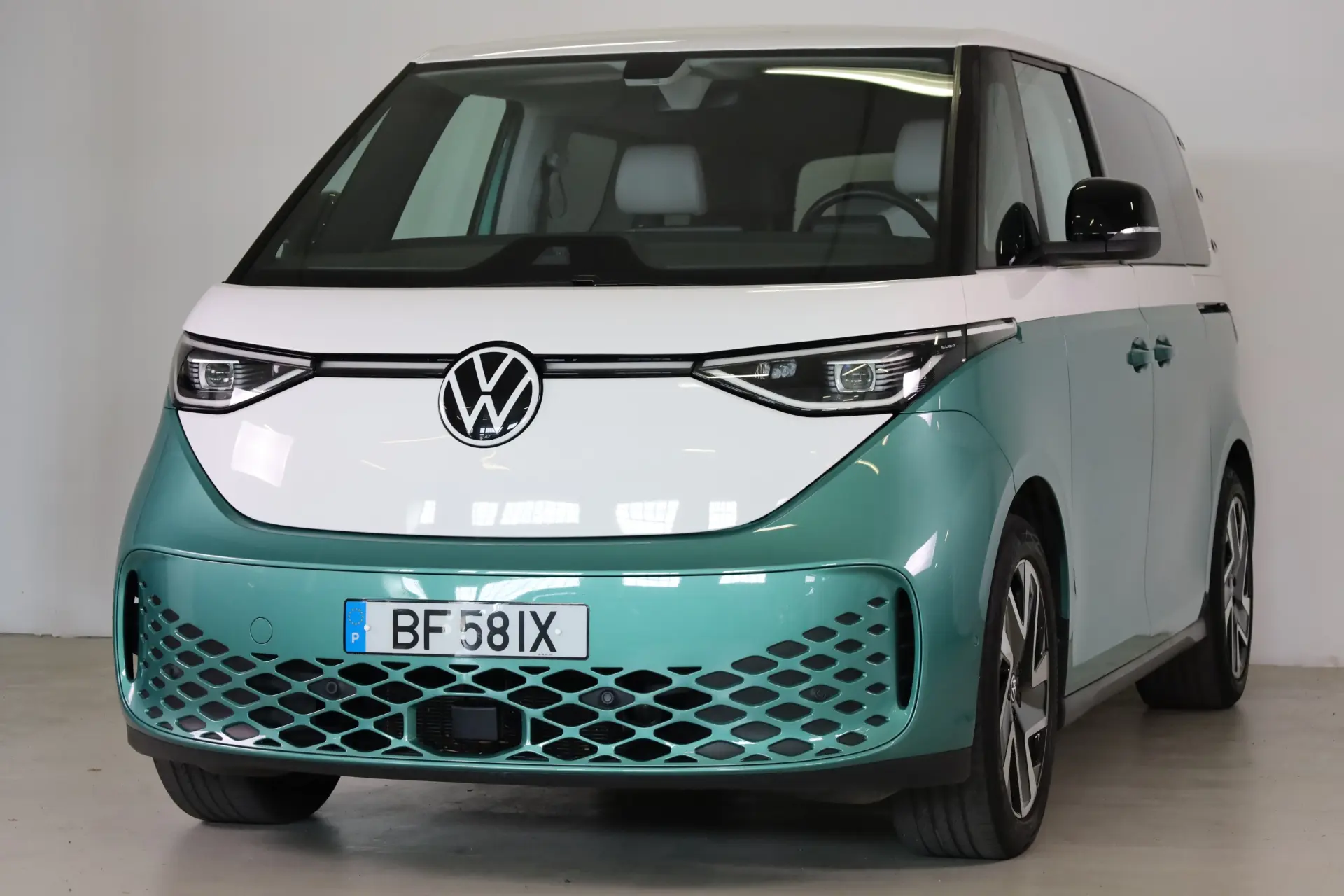Volkswagen ID.Buzz Pro 8