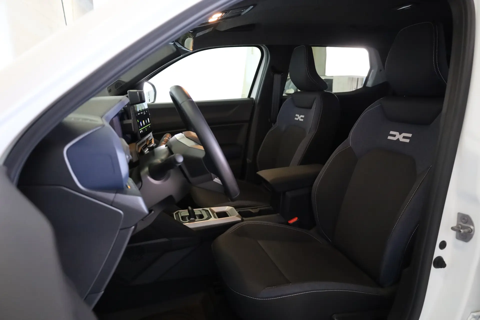 Dacia Duster 1.6 Hybrid Journey 24