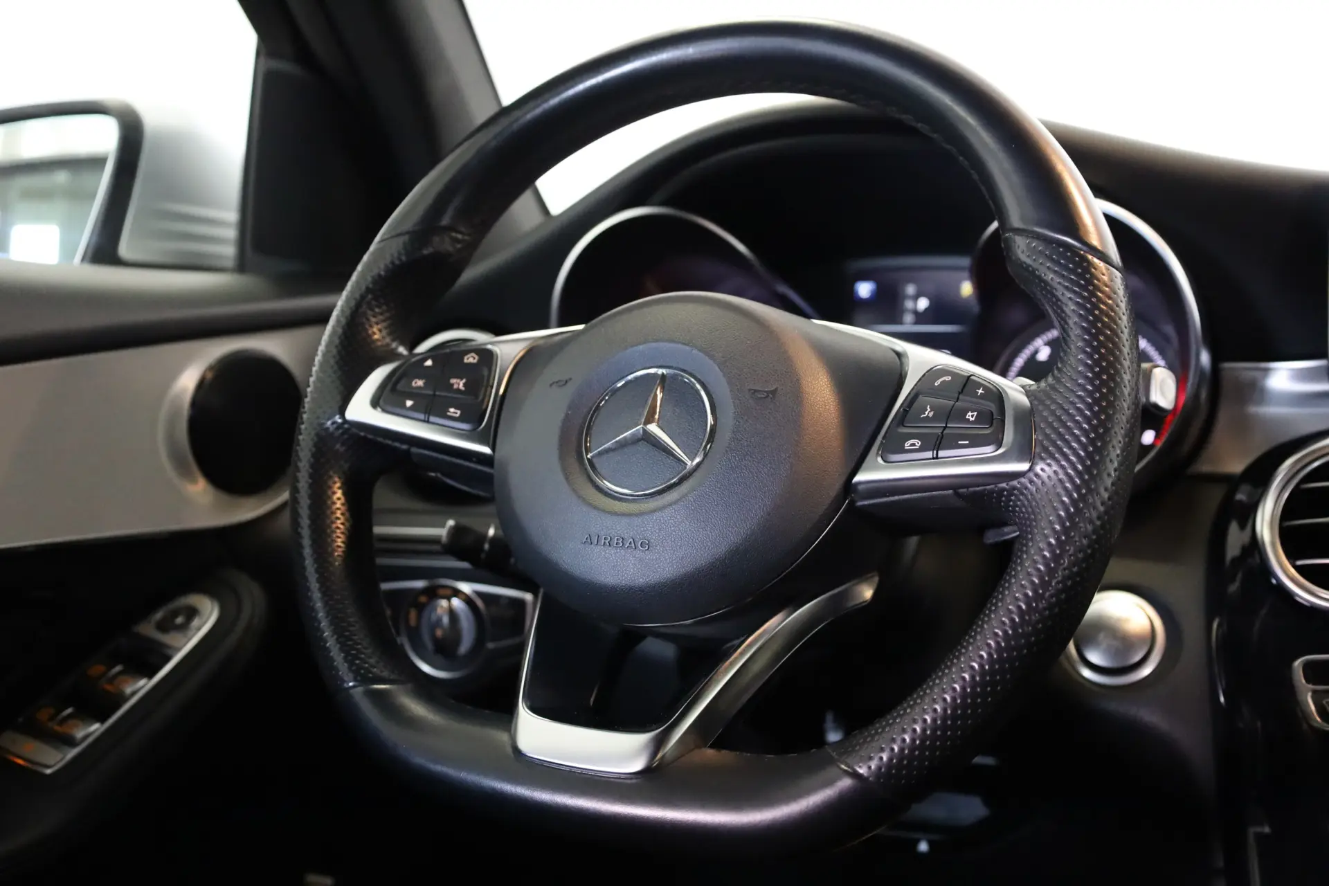 Mercedes-Benz GLC 250 d AMG Line 4-Matic 6