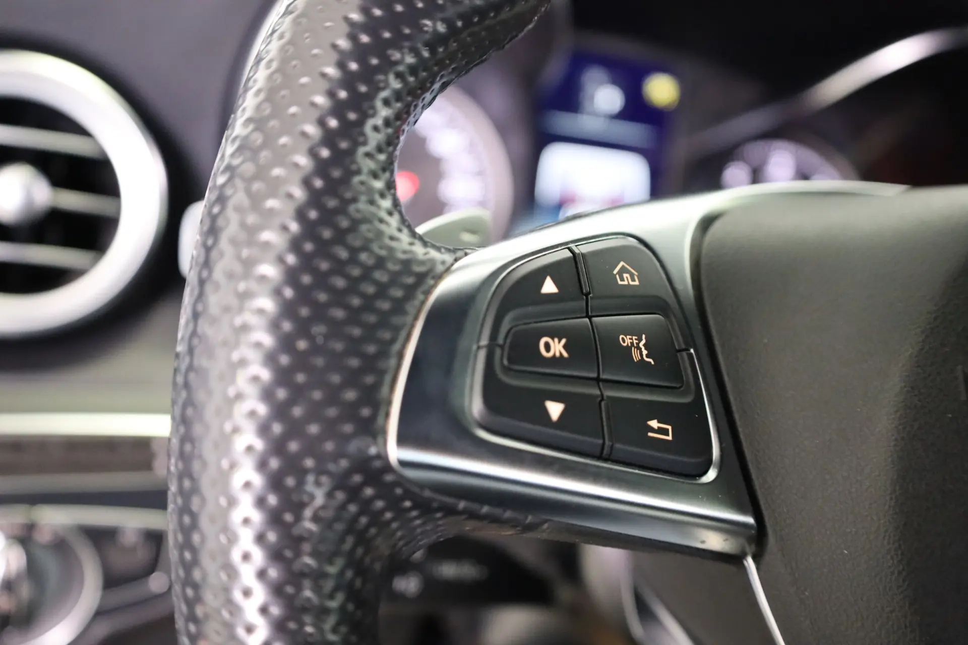 Mercedes-Benz GLC 250 d AMG Line 4-Matic 36