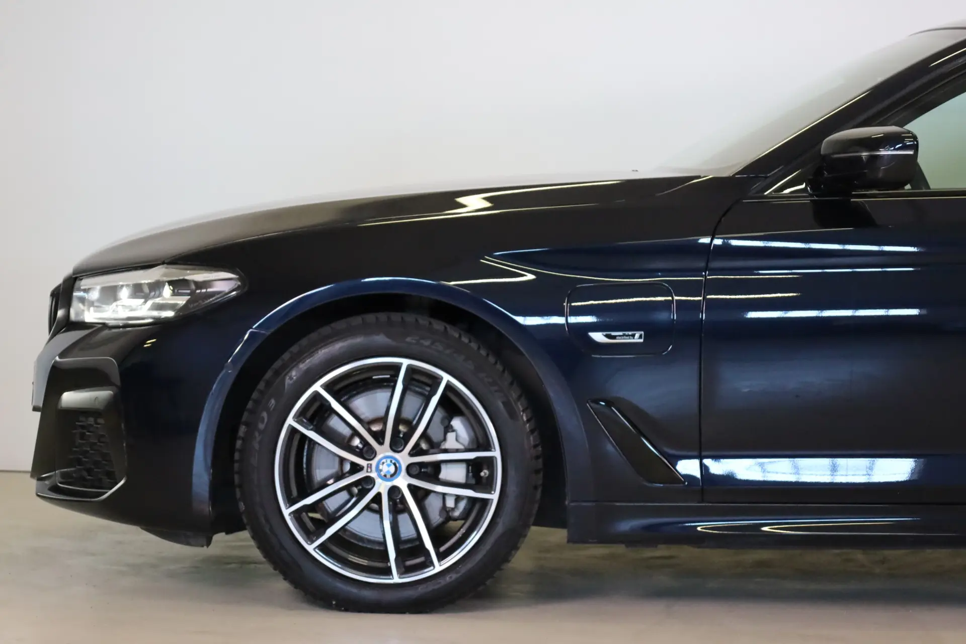 BMW 530 e Pack Desportivo M 13