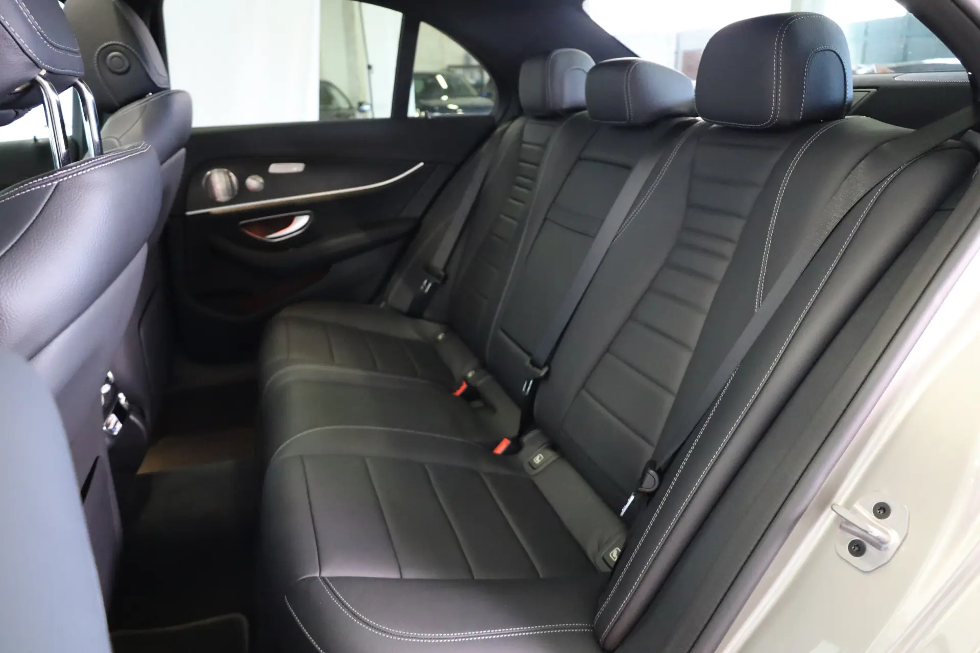 Mercedes-Benz E 300 e AMG Line 34