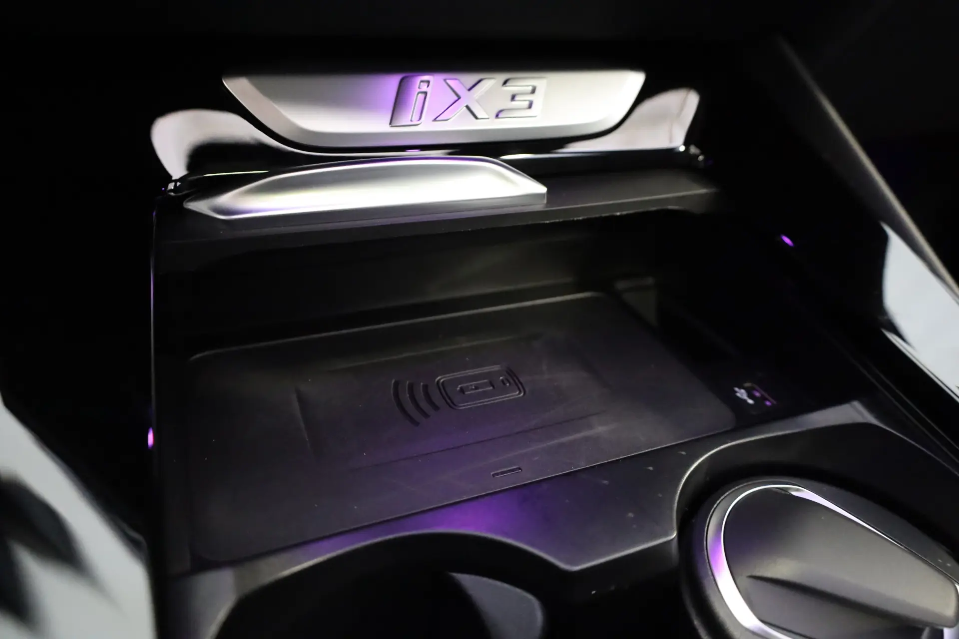 BMW iX3 Inspiring 44