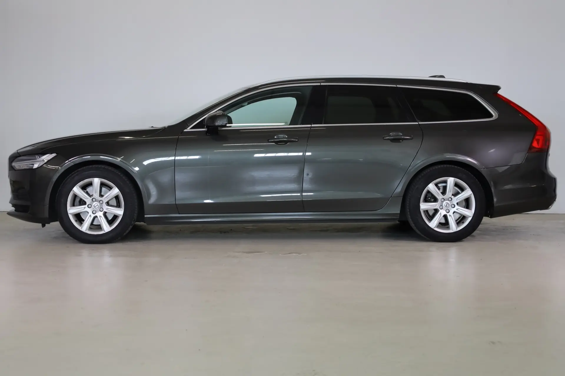 Volvo V90 2.0 D4 Momentum Plus Geartronic 4