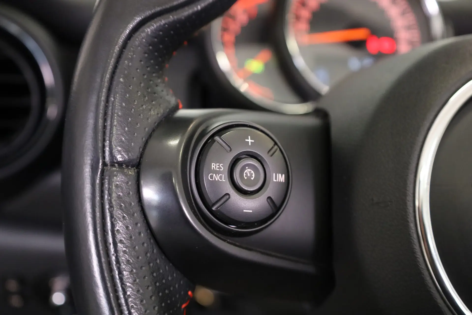 MINI Cabrio One Sport Edition 41