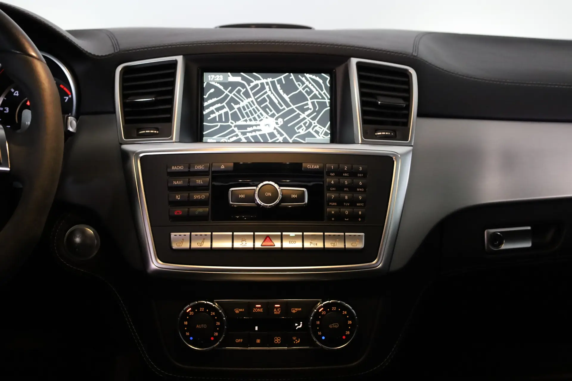 Mercedes-Benz ML 63 AMG 4Matic SpeedshiftFT 7G-TRONIC Performance Package 34