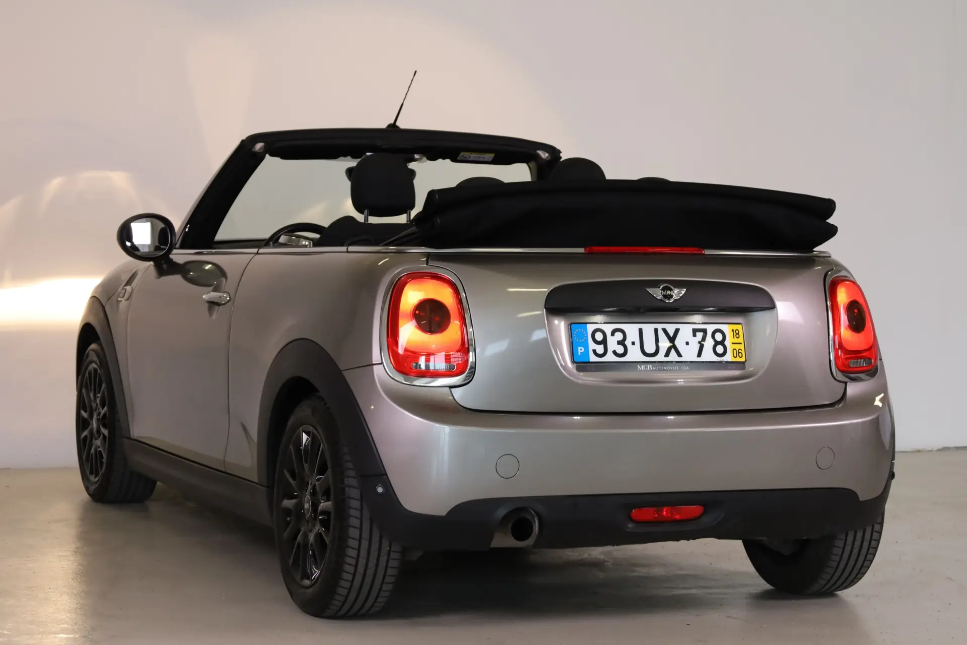 MINI Cabrio One Sport Edition 15