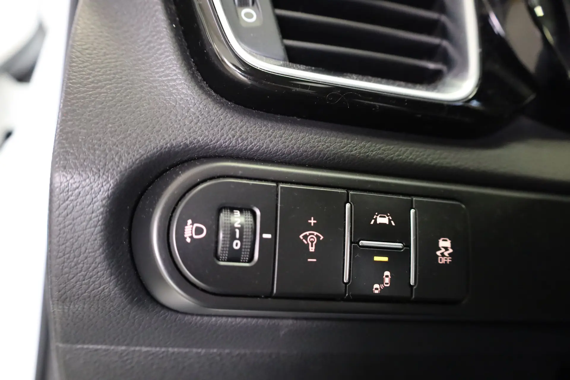Kia Ceed 1.4 T-GDI TX+SRF 7DCT 48