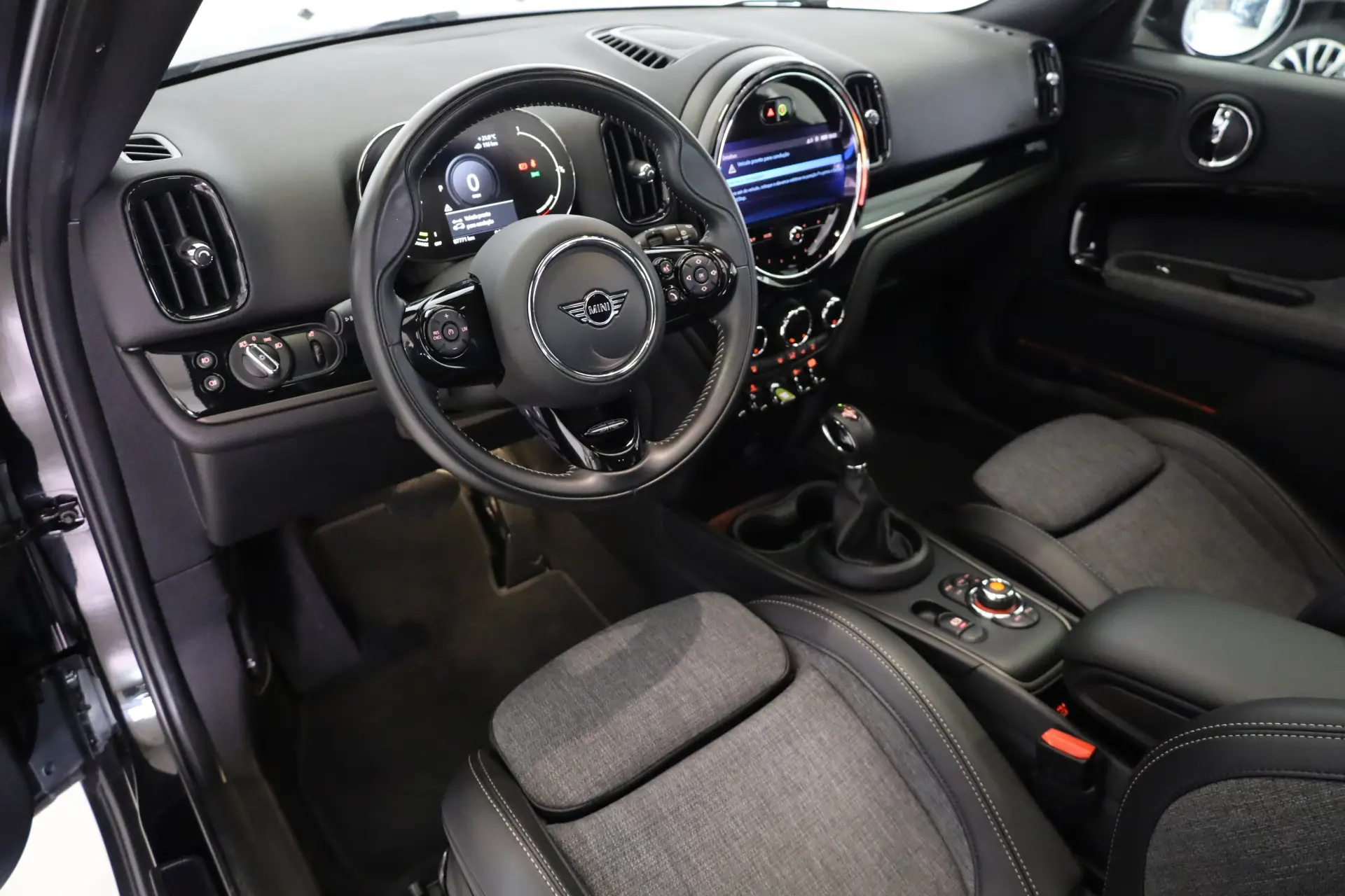 MINI Countryman Cooper SE ALL4 Auto 26