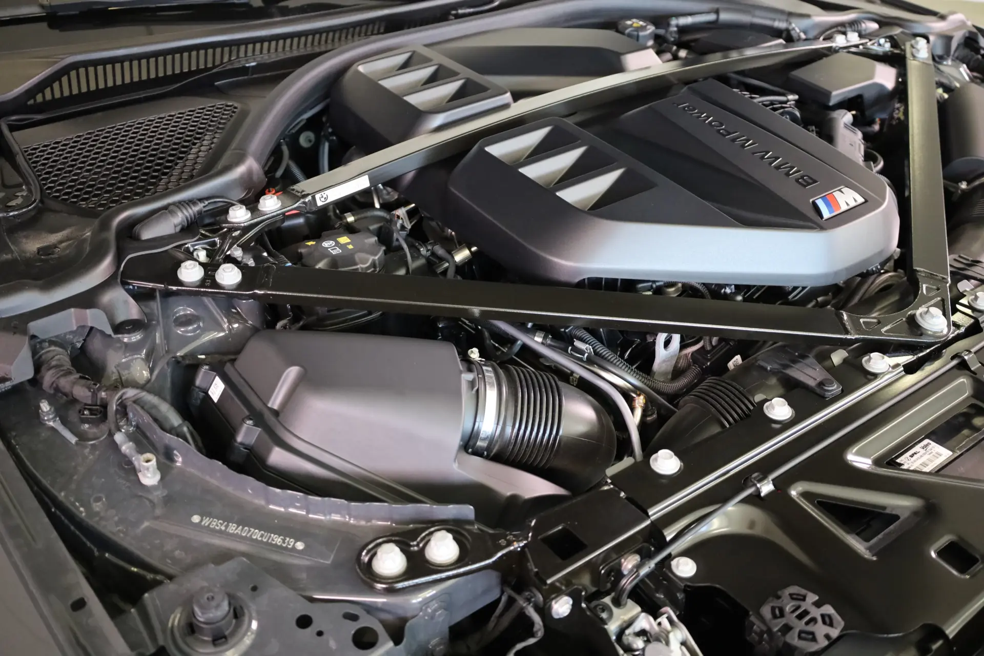 BMW M4 Competition xDrive 8
