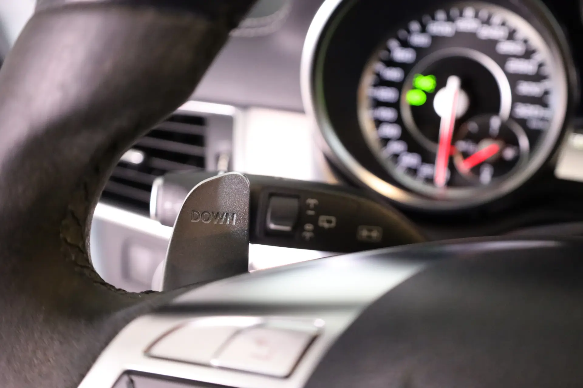 Mercedes-Benz ML 63 AMG 4Matic SpeedshiftFT 7G-TRONIC Performance Package 48