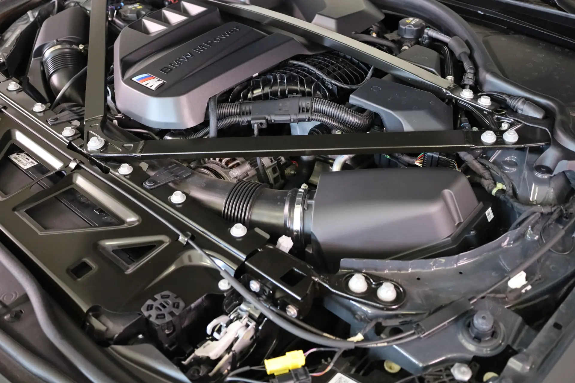 BMW M4 Competition xDrive 10