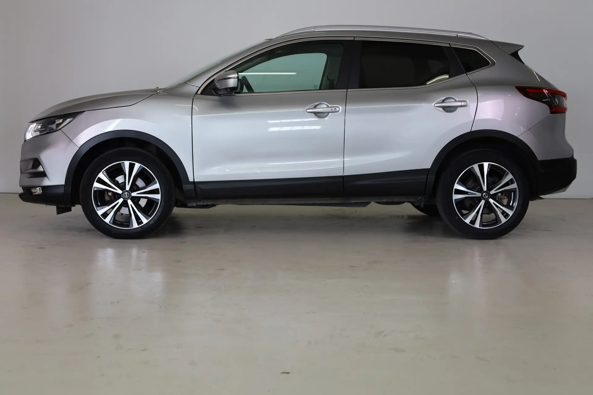 Nissan Qashqai 1.3 DIG-T N-Connecta LED+TT+SKY 4