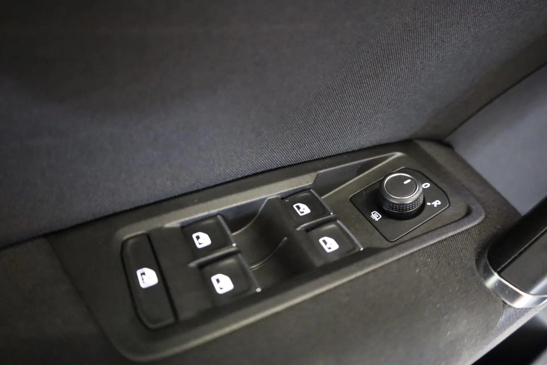 Volkswagen Touran 1.6 TDI R-Line DSG 39