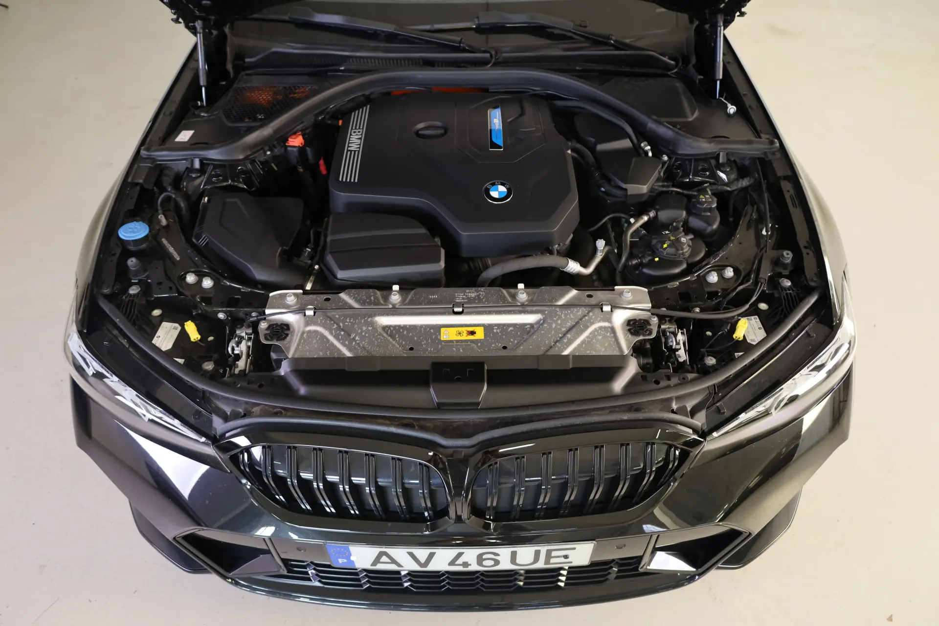 BMW 330 e Pack Desportivo M Auto 9