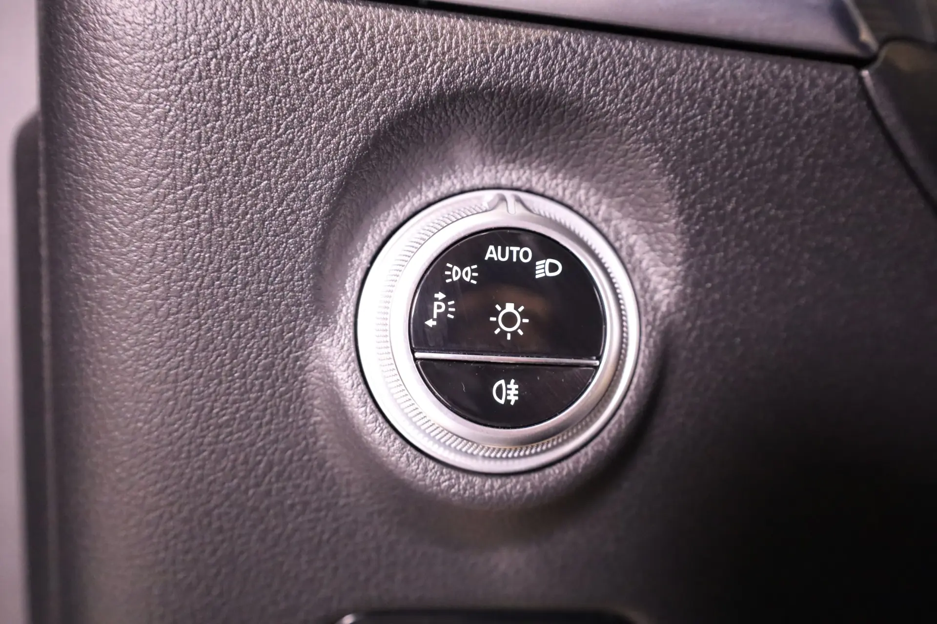 Mercedes-Benz C 300 e T 9G-TRONIC Avantgarde 42