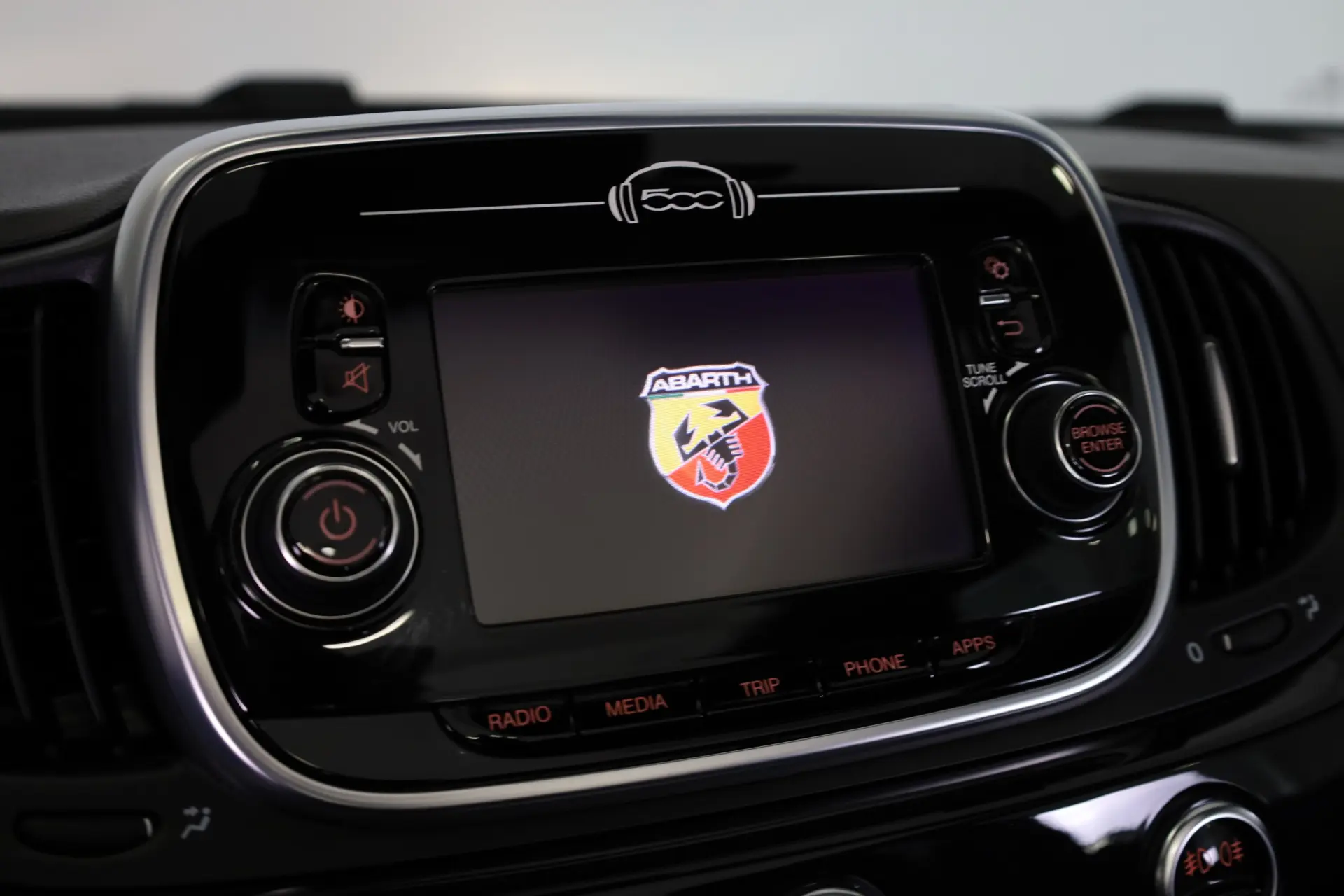 Abarth 595C 1.4 T-Jet 595 28