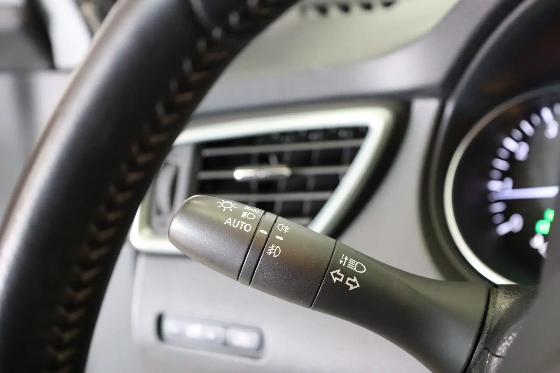 Nissan Qashqai 1.3 DIG-T N-Connecta LED+TT+SKY 36