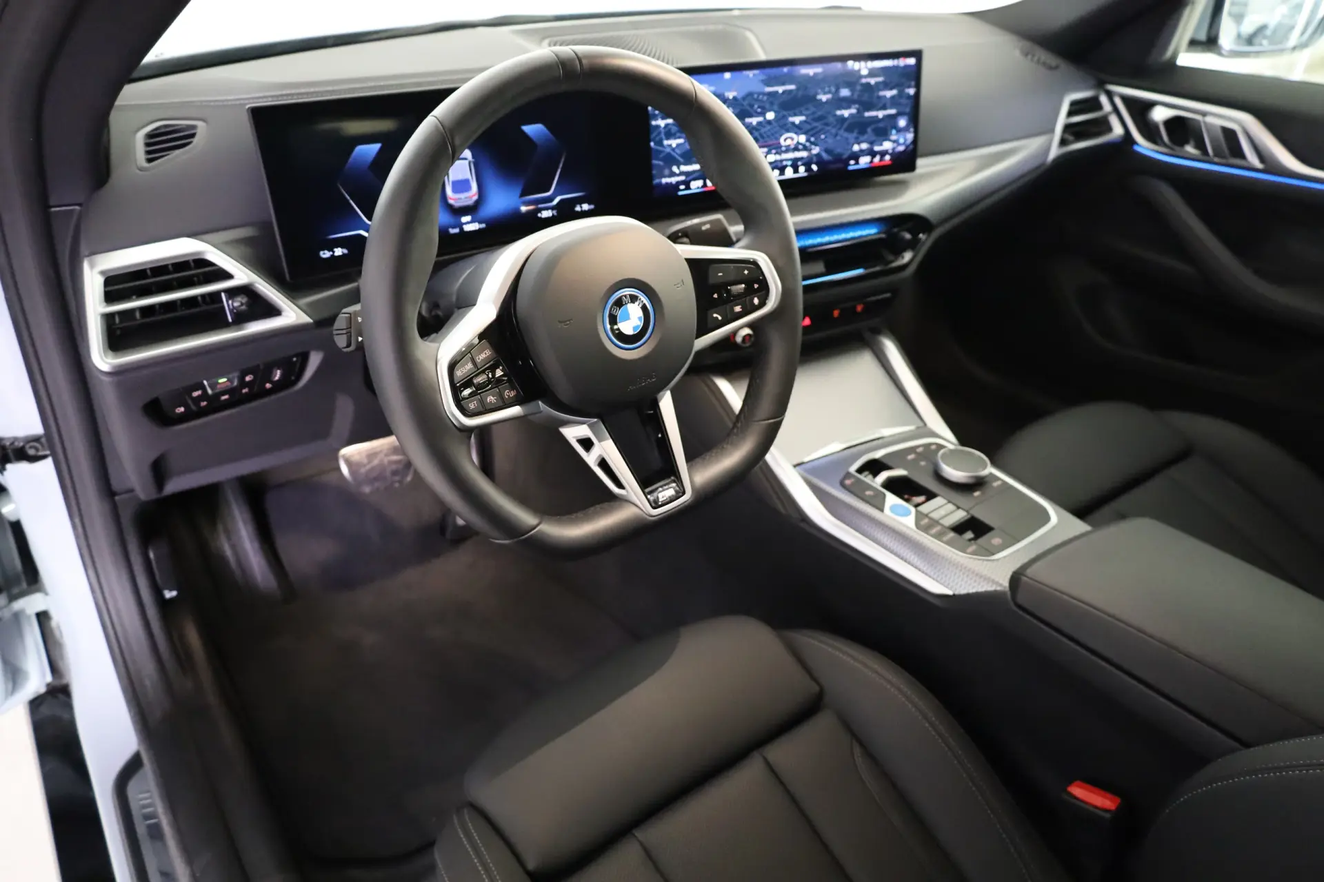 BMW i4 eDrive40 Edição Desportiva M 28