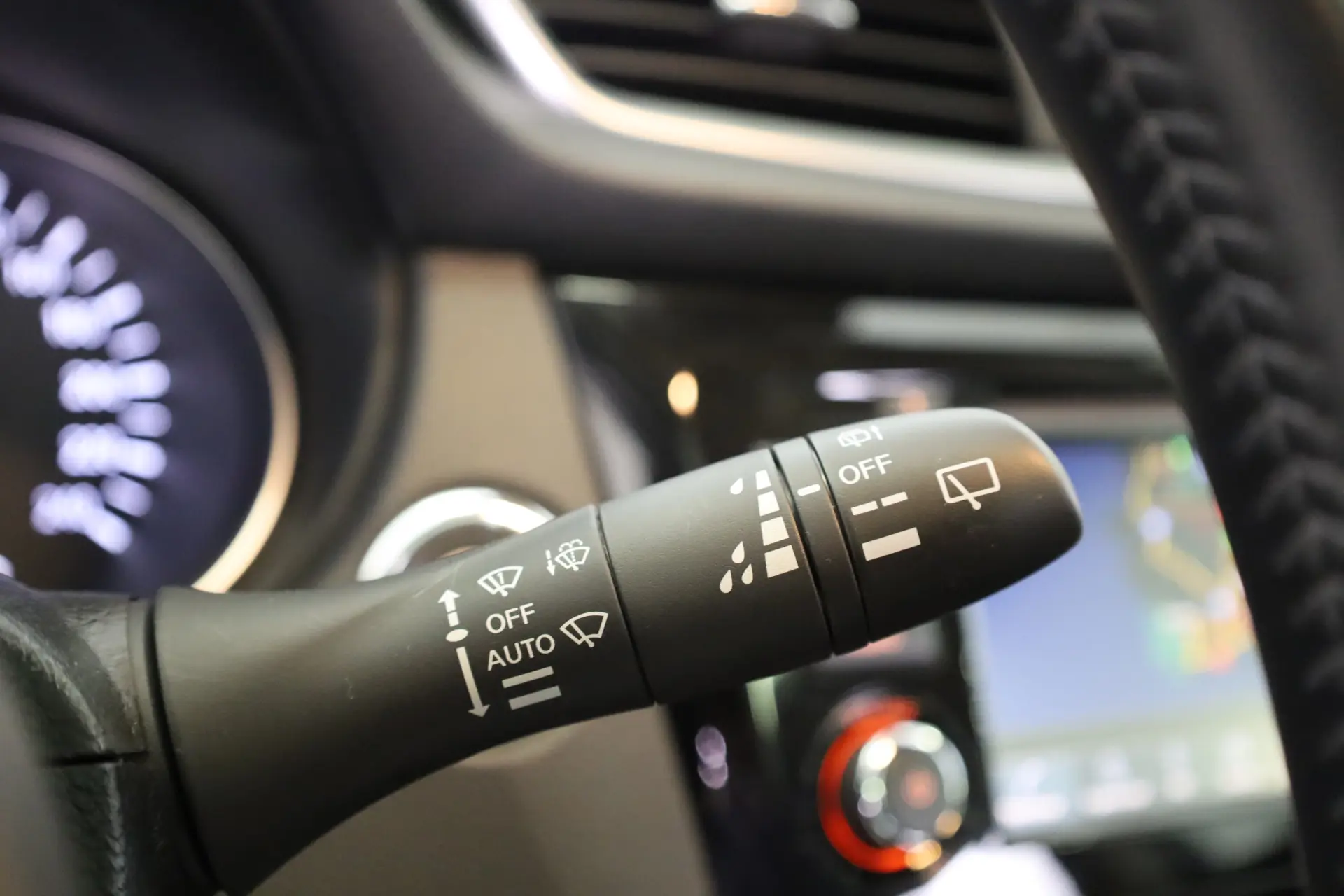 Nissan Qashqai 1.3 DIG-T N-Connecta LED+TT+SKY 37